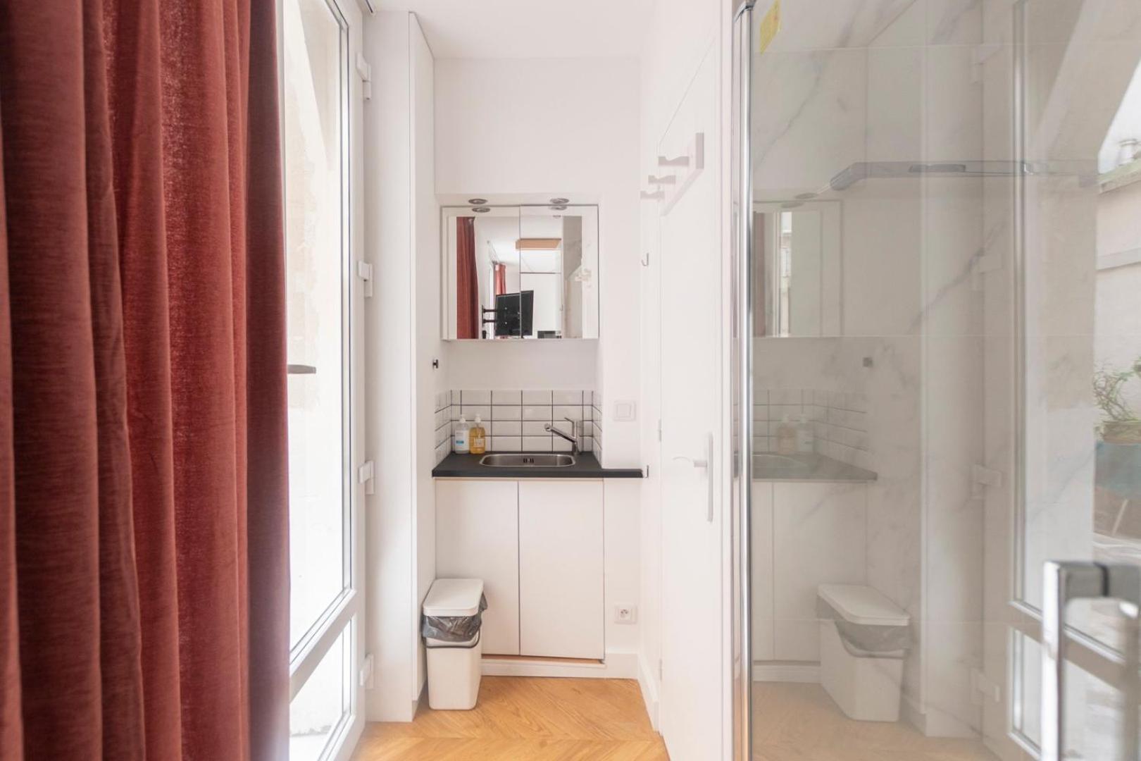 Super Central Mini Studio - 2 Pax, Murphy Bed Paris Dış mekan fotoğraf